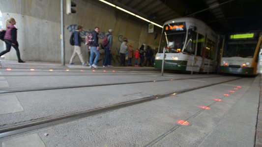 Una ciudad alemana instala semáforos para adictos al móvil