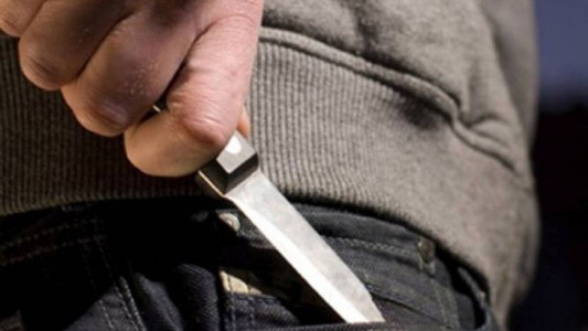 Dramático testimonio de una mujer apuñalada: "Lo miraba a los ojos mientras me estaba matando"