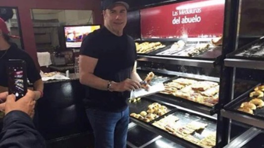 Confirmado: John Travolta está en Buenos Aires y compró medialunas en Castelar