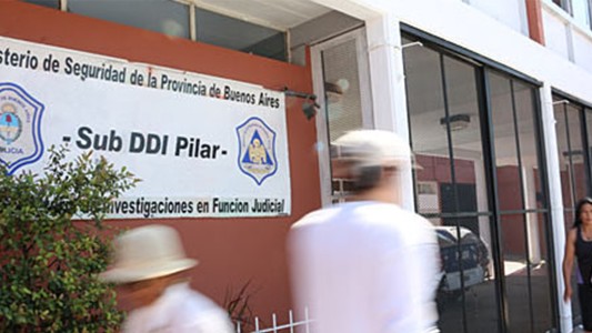 Mientras la velaban descubrieron que había sido asesinada de un tiro en el pecho