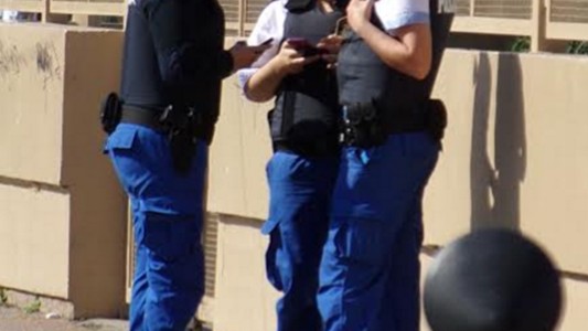 Quilmes: prohíben a policías usar sus celulares para evitar distracciones