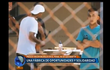 Fábrica de oportunidades y solidaridad: presos hacen muebles
