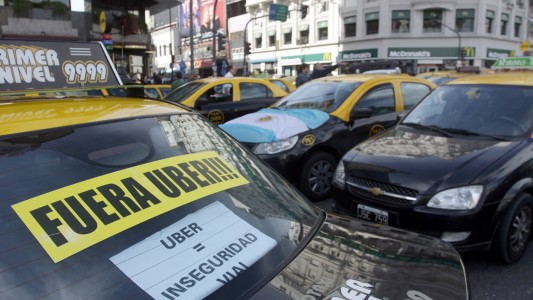 Otra protesta de taxistas porteños contra Uber con 10 cortes