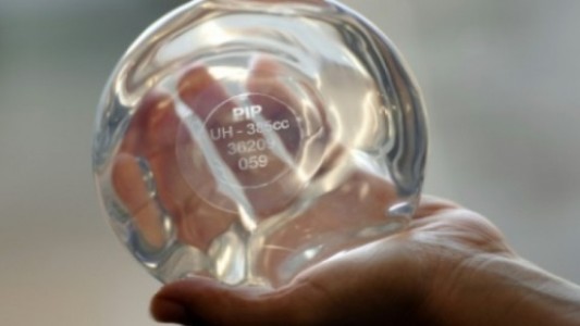 Francia indemnizará a 800 argentinas que recibieron implantes mamarios defectuosos