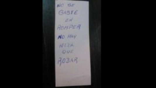 "No se gaste en romper, no hay nada que robar", el cartel de un comerciante en Baradero