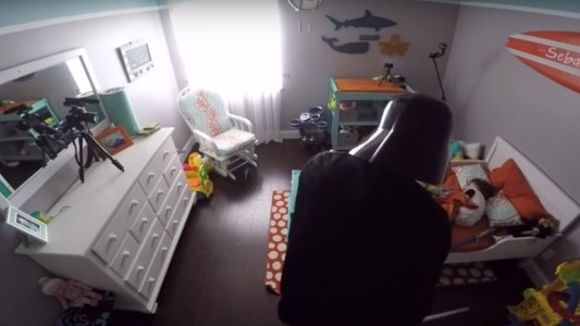 Se disfrazó de Darth Vader para asustar a su hijo y pasó algo inesperado