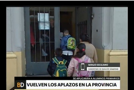 "Dejarlos pasar porque sí, es estafarlos", dijo el ministro de Educación bonaerense