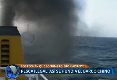 Pesca ilegal: así se hundía el barco chino