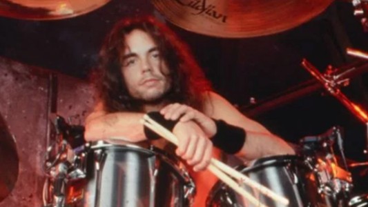 El ex baterista de Megadeth se desplomó en el escenario y murió