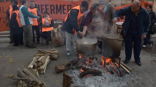 Mendoza: Represión e incidentes en protesta de estatales en Casa de Gobierno
