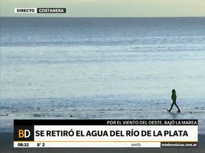 Bajó el nivel del Río de la Plata y se puede caminar por la playa