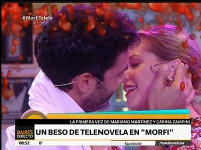 El beso de Carina Zampini y Mariano Martínez