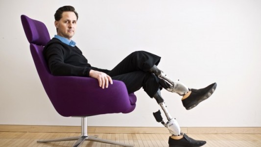 El "hombre biónico" gana el premio Princesa de Asturias por sus revolucionarias piernas