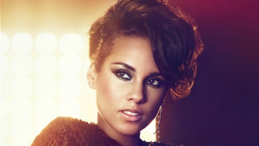 La cantante Alicia Keys deja el maquillaje para siempre