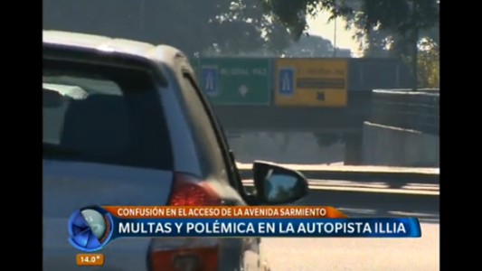 Multas y polémica en la autopista Illia