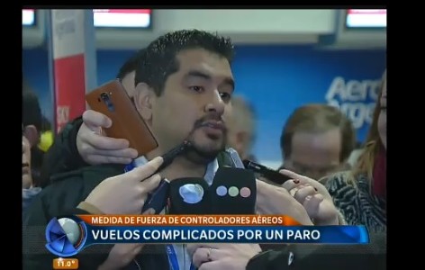 Demoras y cancelaciones de vuelos por paro de controladores aéreos