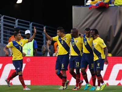 Ecuador goleó a Haití 4 a 0 y pasó a cuartos de final