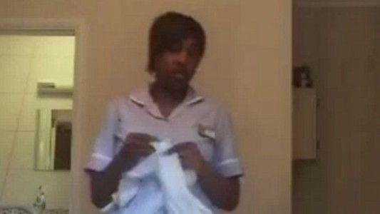 Detuvieron a una enfermera que se desnudaba por Periscope mientras trabajaba