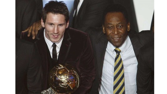 Pelé también se sumó al pedido para que  Messi que no deje la selección argentina