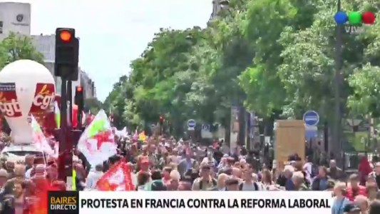 Francia impone por decreto la reforma laboral y las protestas recrudecen