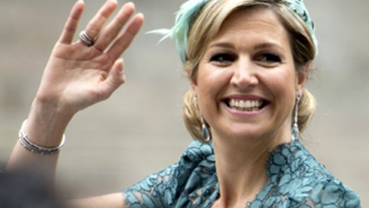 La reina Máxima sufrió una caída y deberá hacer reposo