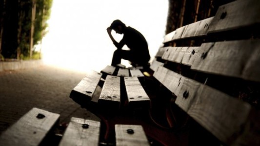 Tiene 16 años, le contó a su familia que era gay y lo echaron de la casa