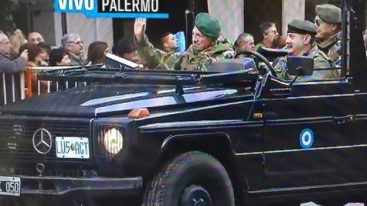 Aldo Rico, tras participar en el desfile del Bicentenario: "Hay otro espíritu, ojalá Macri lo puede aprovechar"