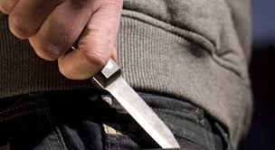 Estacionó mal y apuñaló a un vecino cuando se lo reprochó