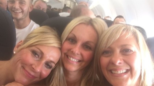 #EsViral: el misterioso descubrimiento de tres amigas en las fotos de sus vacaciones