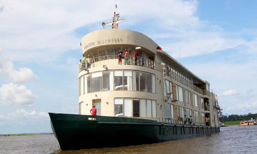 Piratas robaron un crucero de lujo