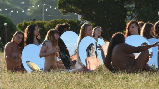 Más de cien mujeres desnudas contra Trump