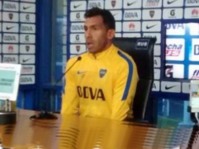 Tévez dice que se queda en Boca, pero asustó a todos con una broma