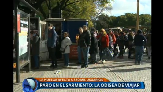Paro en el Sarmiento: la odisea de viajar