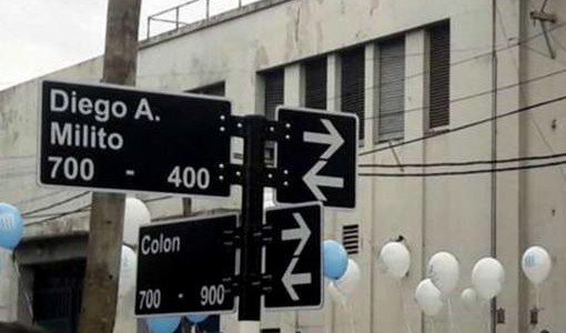 A poco de ser colocado, se robaron el cartel de la calle Diego Milito