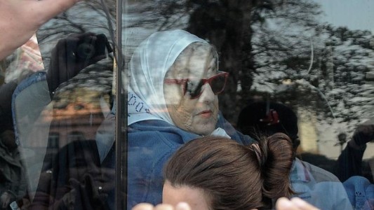 Un juez ordenó la detención de Hebe de Bonafini