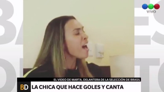 Marta, la delantera brasileña que también canta