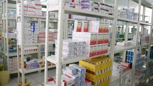 Tenía un millón de pesos en la cartera y la detuvieron por robar en una farmacia