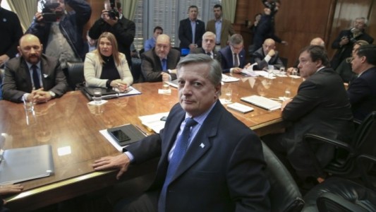 Gobernadores y especialistas respaldan el tarifazo, a horas del fallo de la Corte