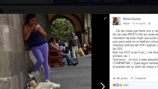 Indignación en las redes: la madre que descuida a su bebé para chatear con el celular
