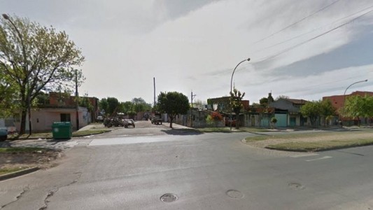 Rosario: violaron a una adolescente de 14 años al salir de colegio y la familia acusó a policías