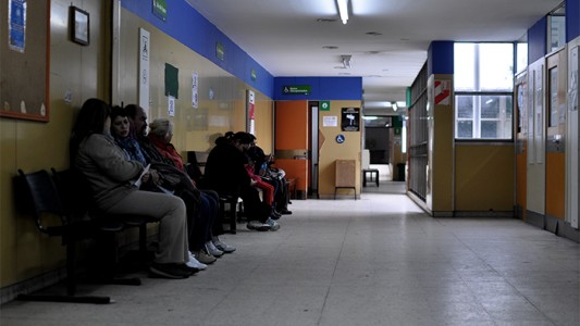 Paciente le dio una patada en la cabeza a una médica porque tardaban en atenderlo