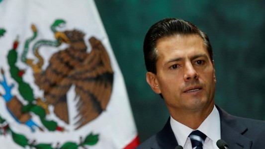 Una investigación acusa al presidente de México de plagiar su tesis