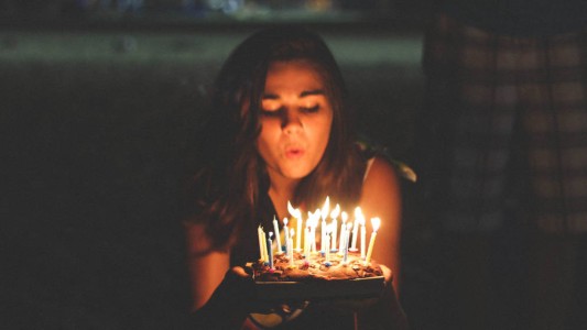 Gobierno italiano regalará 500 euros a quienes cumplan 18 años