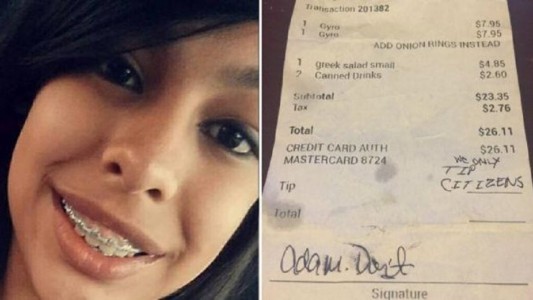 Una camarera recibió un mensaje racista, en vez de propina