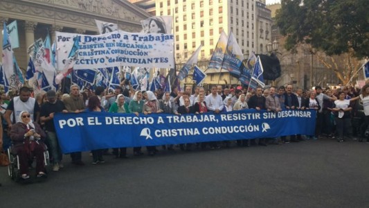 Con presencia de Hebe de Bonafini, comenzó la "Marcha de la Resistencia" en Plaza de Mayo