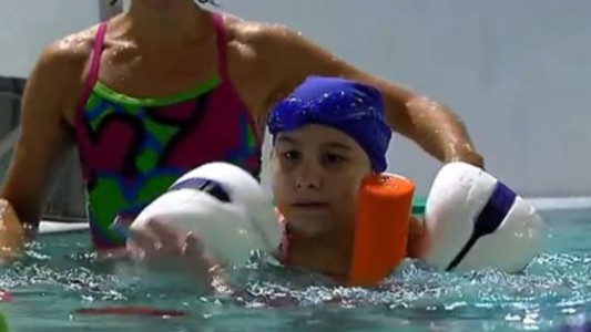 La dramática historia de la nena que vive atrapada en un cuerpo de una persona de 80 años