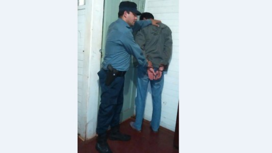 Revisó el celular de su marido y encontró un video abusando de su hija de 11 años