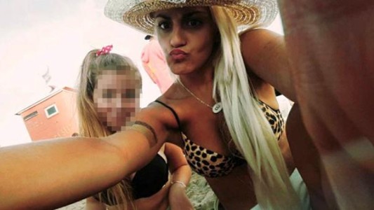 Una joven mediática fue procesada por publicar pornografía infantil en Snapchat