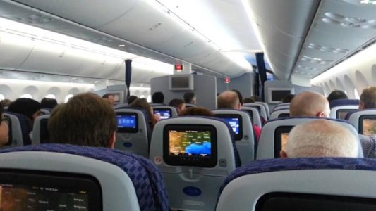 La historia de Dana T., la mujer que fue abusada en un avión