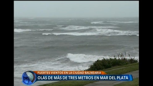 Olas de más de tres metros en Mar del Plata